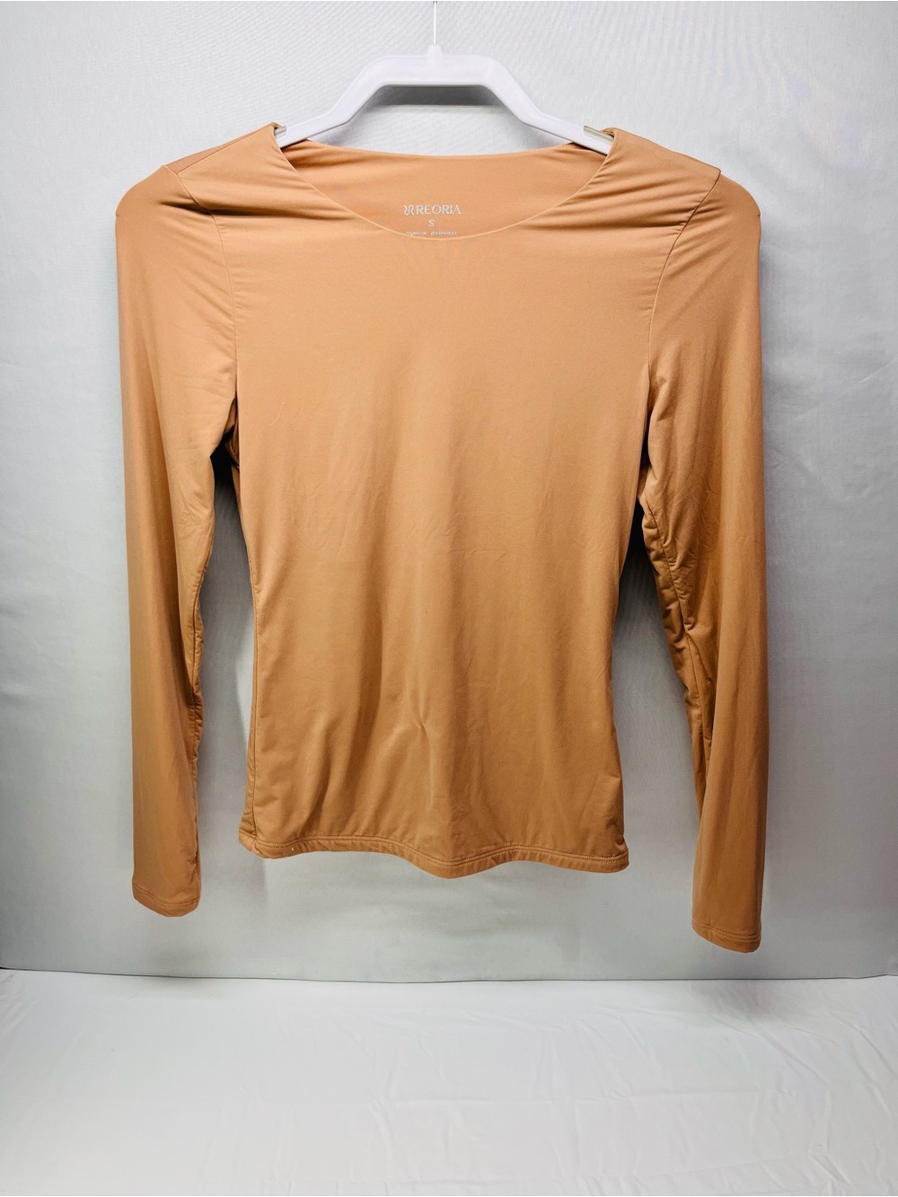 ReoRia Long Sleeve Scoop Neck Top in Camel Tan